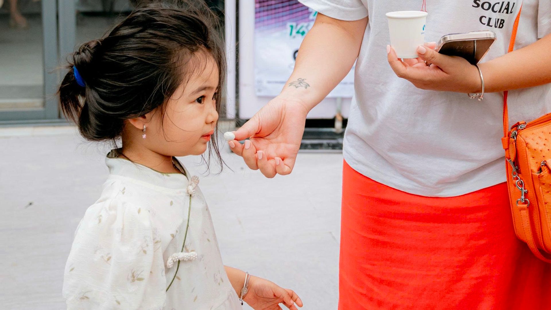 Baby tries Mămmy dried yogurt